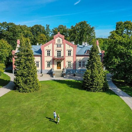 Paedaste Manor Exteriör bild