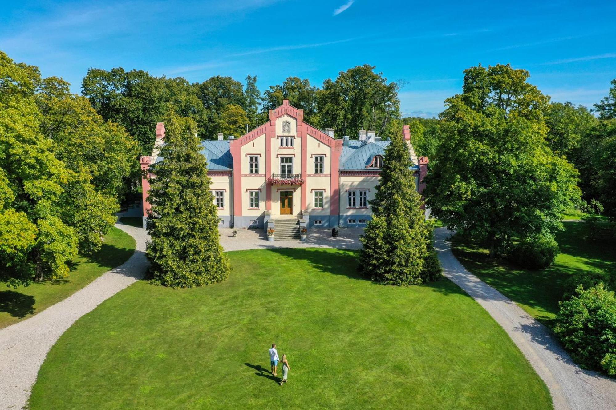 Paedaste Manor Exteriör bild