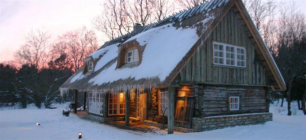 Paedaste Manor Exteriör bild