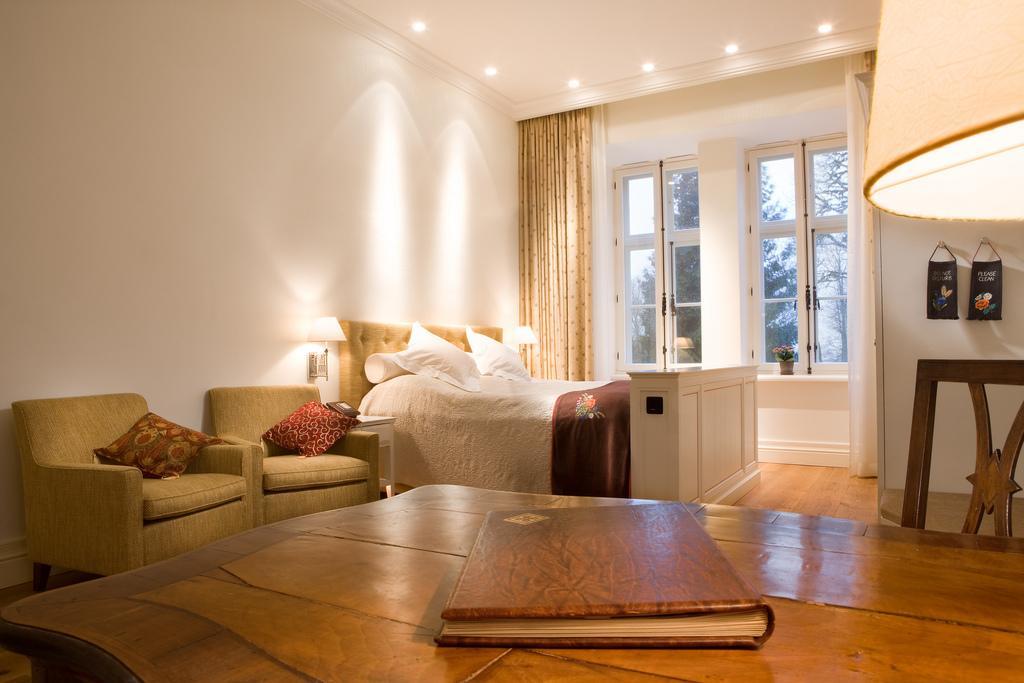 Paedaste Manor Rum bild