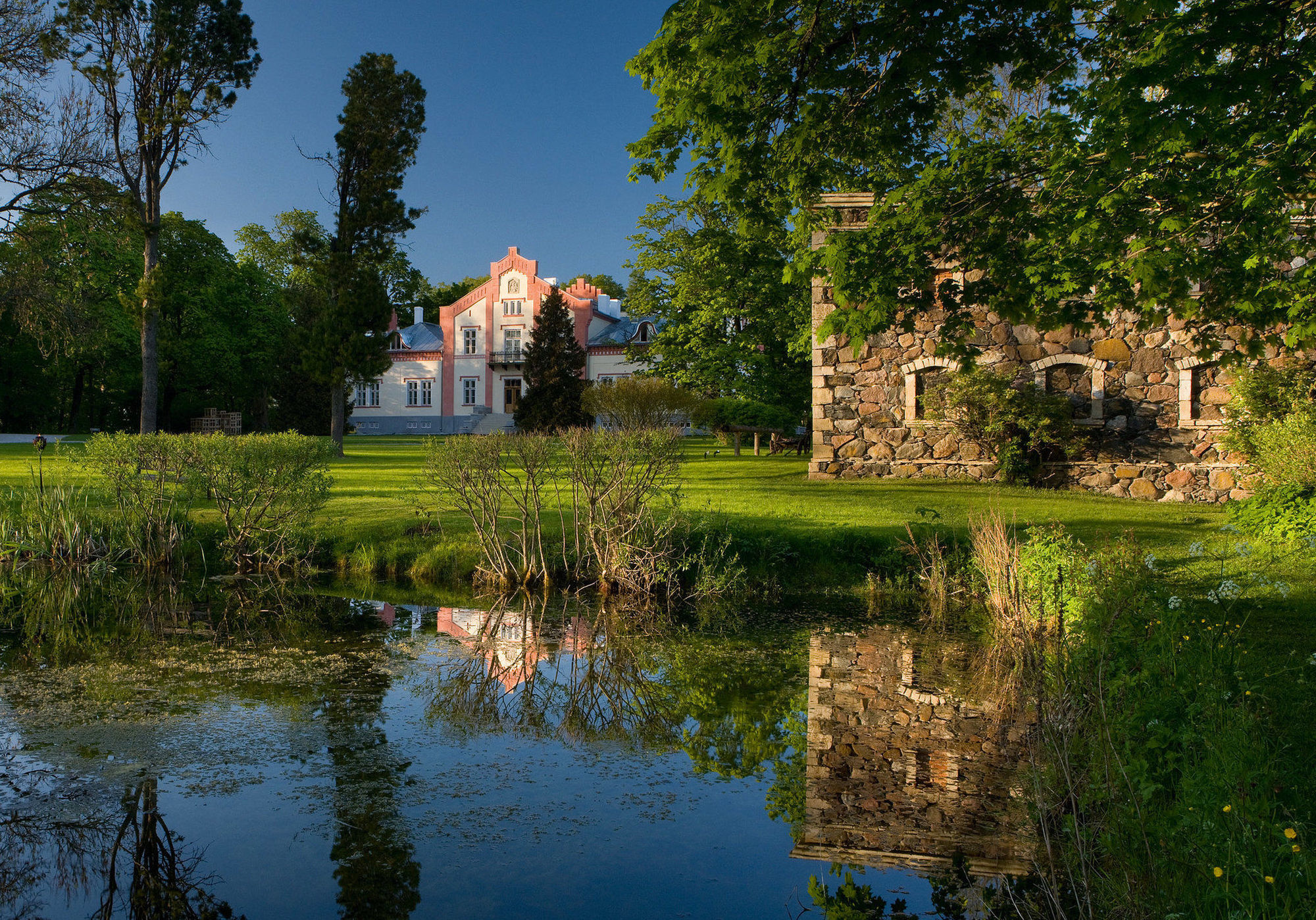 Paedaste Manor Exteriör bild
