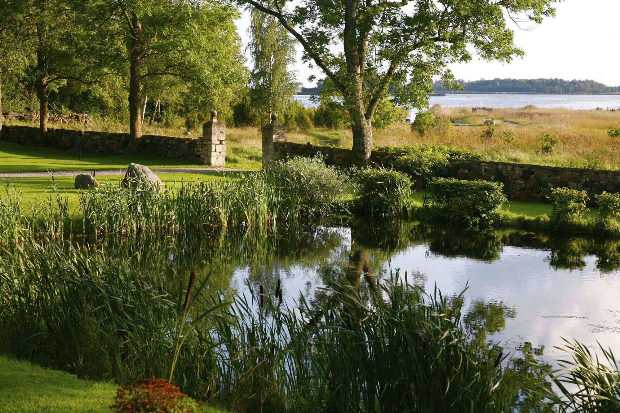 Paedaste Manor Exteriör bild