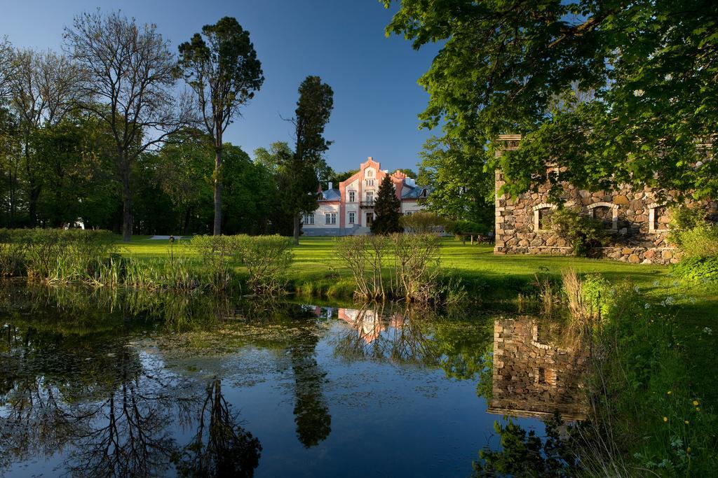Paedaste Manor Exteriör bild