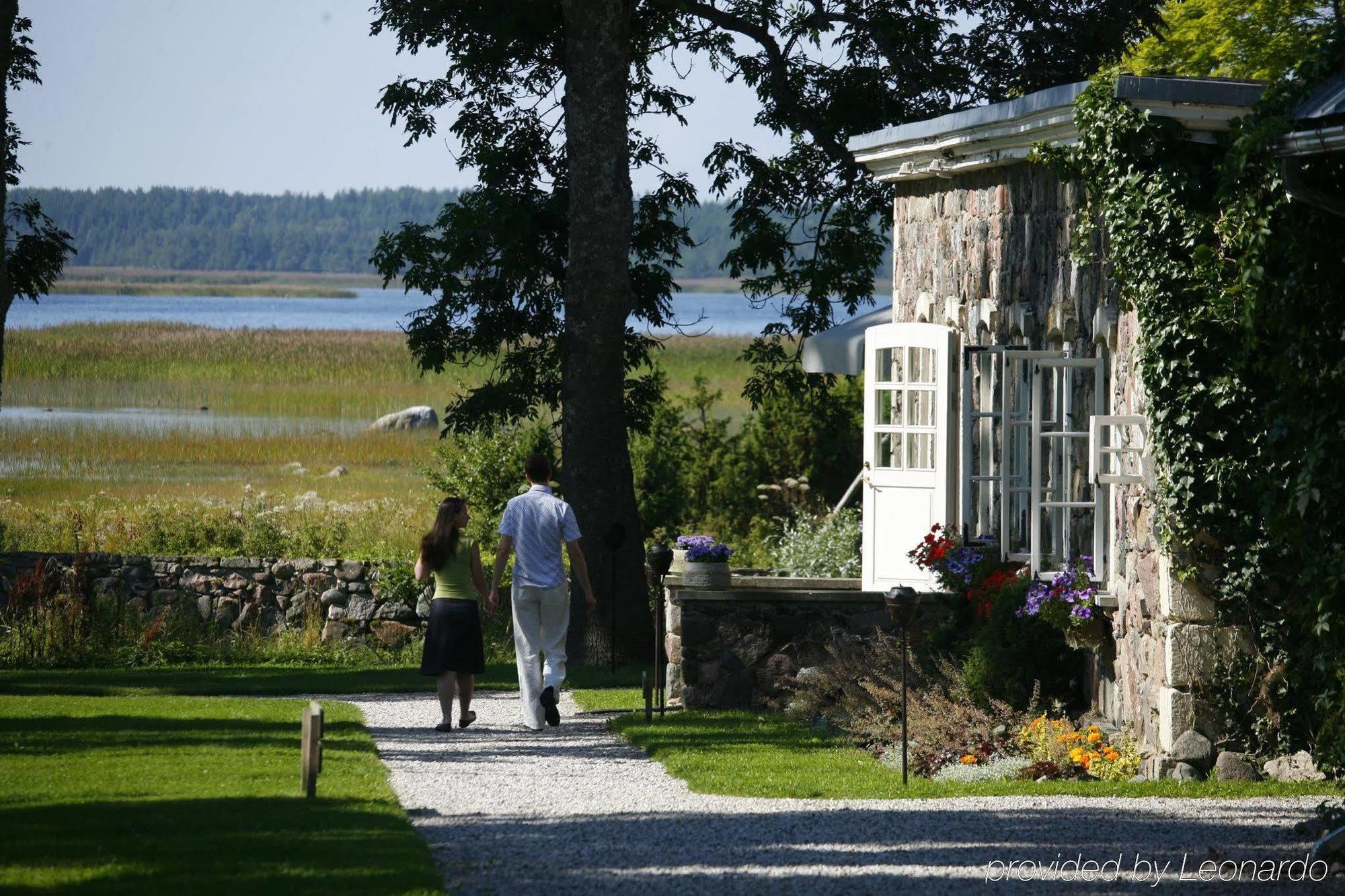 Paedaste Manor Exteriör bild